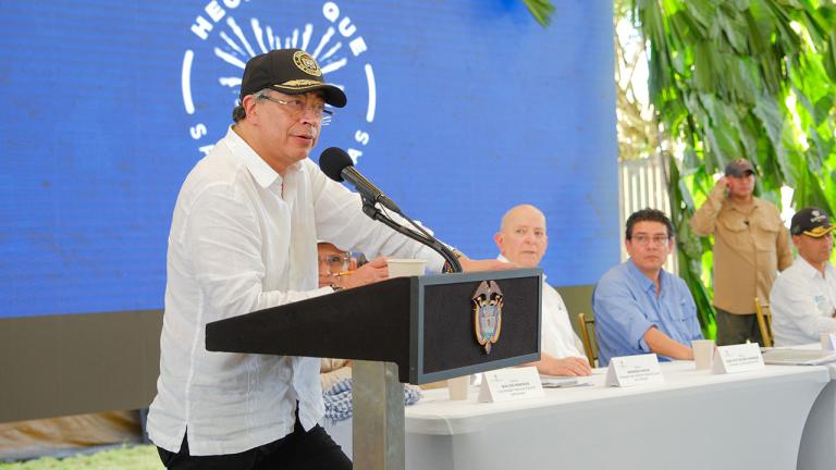 Presidente Petro en acto protocolario de​ destrucción progresiva de material de guerra en Puerto Asís.