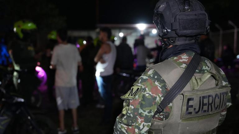 Tropas del Ejército se movilizaron a Cali para reforzar la seguridad tras el atentado terrorista.