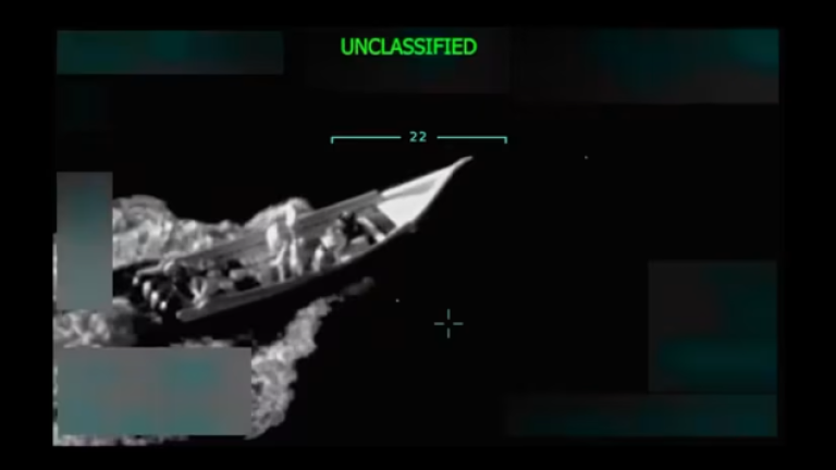 Lancha bombardeada por el gobierno de Estados Unidos